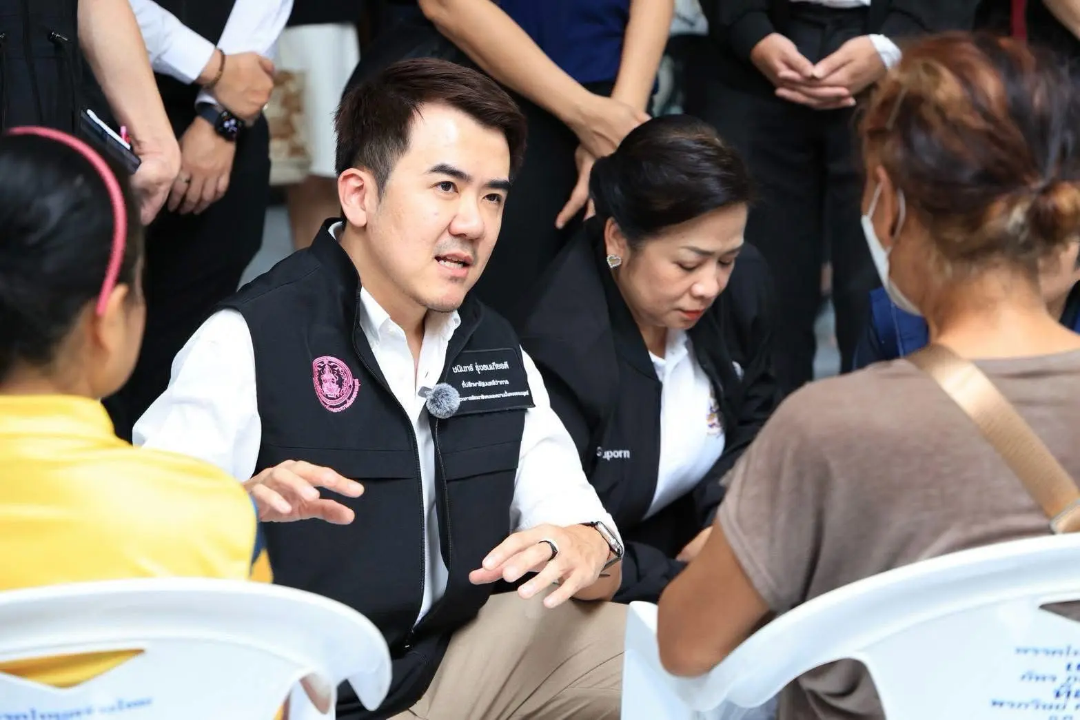 พม. สั่งส่งที่ปรึกษาฯ ลงพื้นที่ตรวจสอบข้อเท็จจริงปมแอบอ้างเรียกเก็บเงินค่าทำบัตรประจำตัวคนพิการที่สุรินทร์ ย้ำชัดกระบวนการทำบัตรฟรีไม่มีค่าใช้จ่าย
