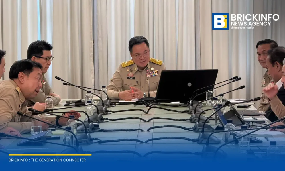 นายกรัฐมนตรีประชุมด่วนแก้ปัญหาน้ำท่วมกรุงเทพมหานคร ตั้งผู้ว่าฯ กทม. เป็นผู้บัญชาการหลัก เร่งระบายน้ำและวางแนวทางเยียวยาผู้ประสบภัย