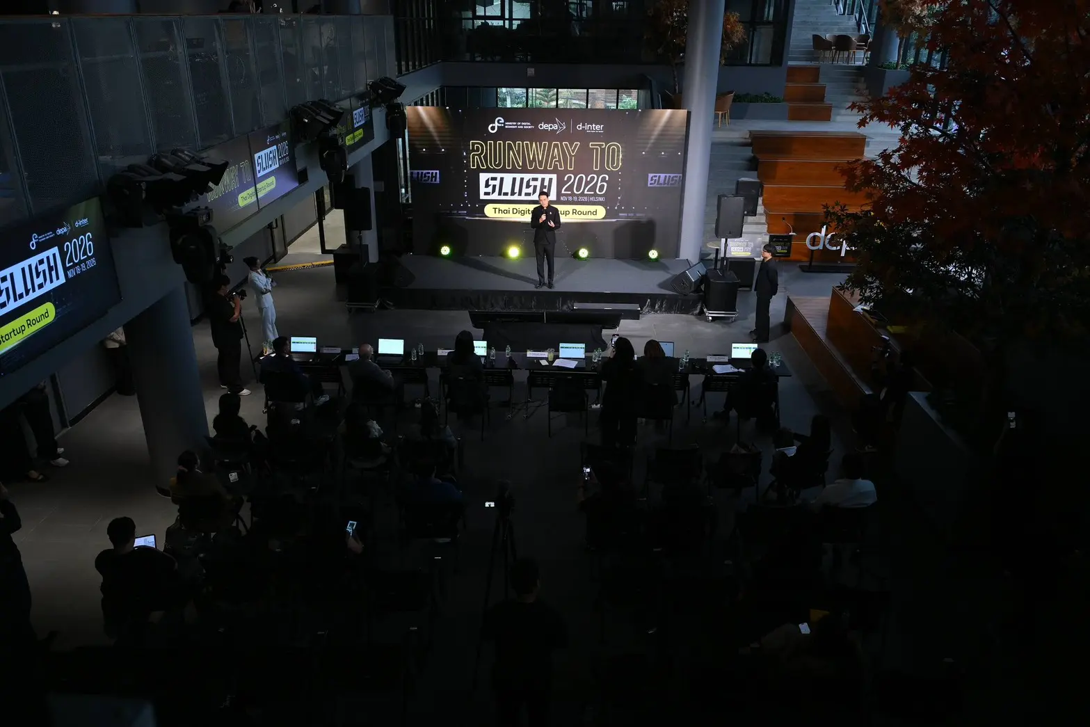 กระทรวงดีอี และ ดีป้า จัดแข่งขัน RUNWAY TO SLUSH 2026 คัดเลือก 8 สตาร์ทอัพไทยเป็นตัวแทนประเทศร่วมงานเทคโนโลยีนานาชาติ ณ กรุงเฮลซิงกิ ประเทศฟินแลนด์