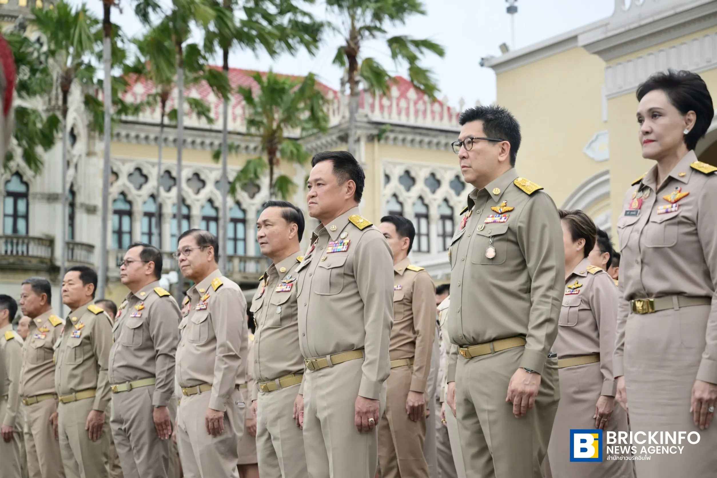 นายอนุทิน ชาญวีรกูล นำคณะรัฐมนตรีร่วมกิจกรรมเคารพธงชาติ เนื่องในวันพระราชทานธงชาติไทย ประจำปี 2569 ณ ทำเนียบรัฐบาล รำลึกการพระราชทานธงไตรรงค์