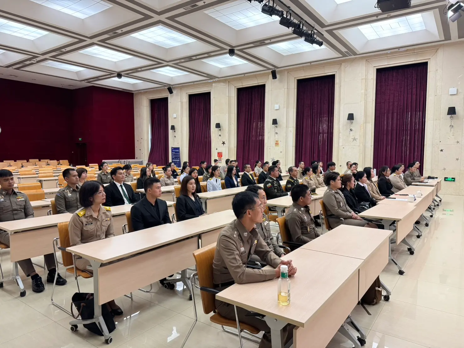 สภาวัฒนธรรมไทย-จีนฯ ร่วมกับ BCLCC จัดปฐมนิเทศข้าราชการไทย รุ่นที่ 21 เดินทางศึกษาภาษาและวัฒนธรรมจีน ณ กรุงปักกิ่ง ระยะเวลา 8 เดือน เสริมศักยภาพความร่วมมือระหว่างประเทศ
