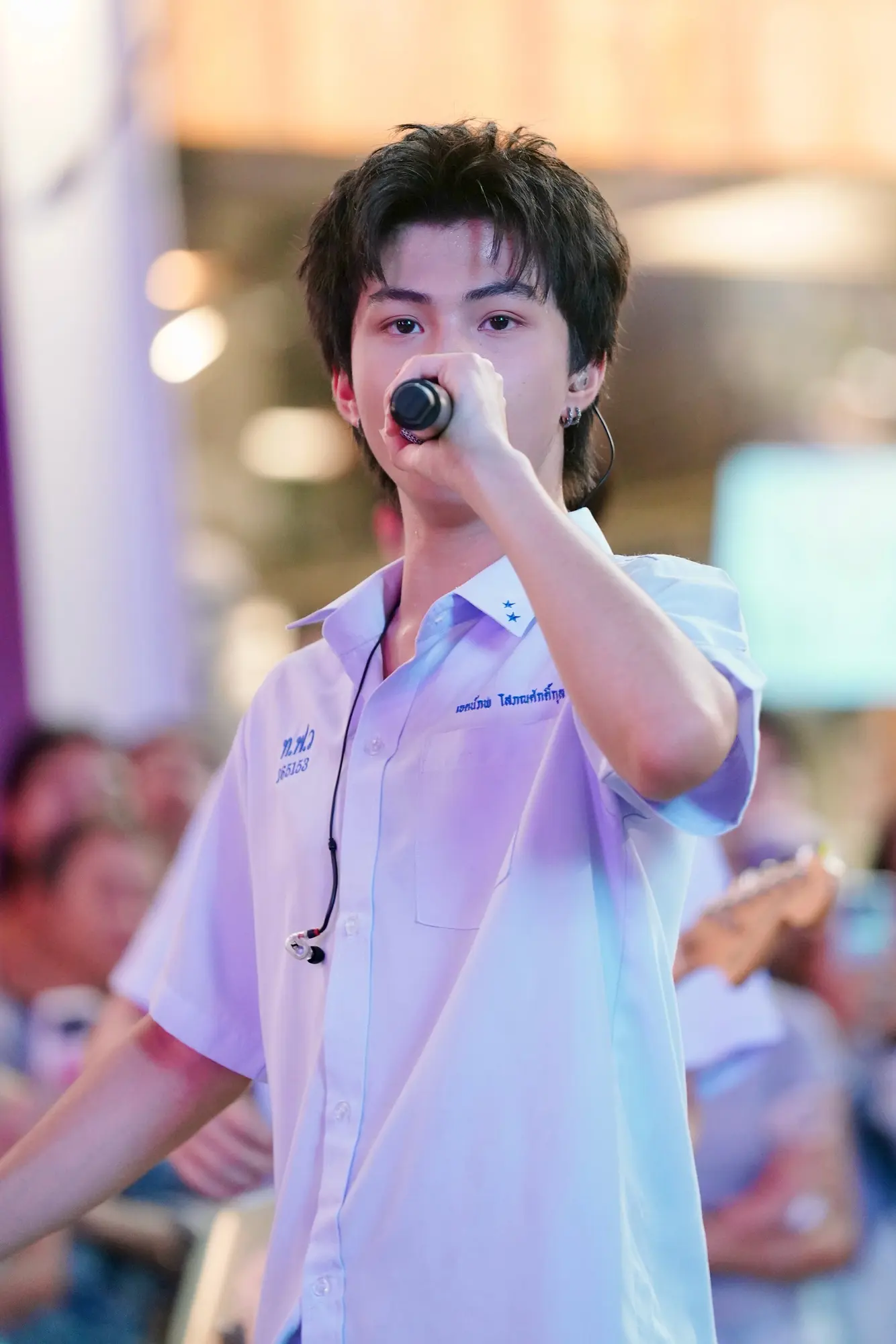 วงดนตรี The Exurbs เปิดตัวซิงเกิลแรก มันยังชัดอยู่เลย ที่ลาน AIS SIAM พร้อมศิลปินรับเชิญ ARTY และวง ETC ร่วมแสดงบนเวที