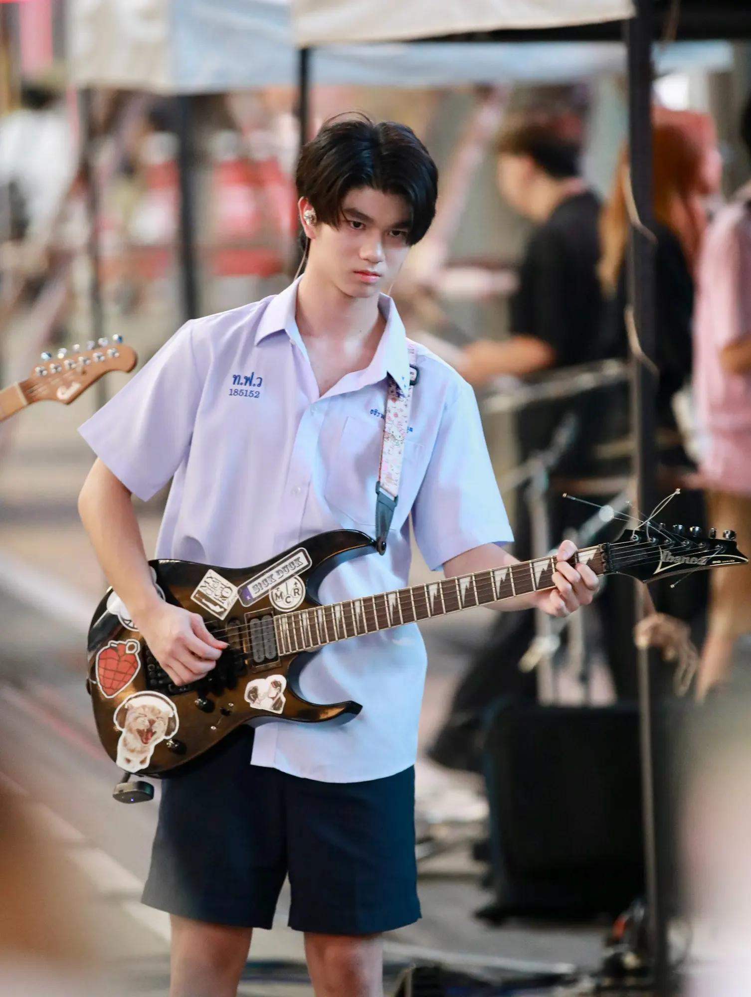 วงดนตรี The Exurbs เปิดตัวซิงเกิลแรก มันยังชัดอยู่เลย ที่ลาน AIS SIAM พร้อมศิลปินรับเชิญ ARTY และวง ETC ร่วมแสดงบนเวที