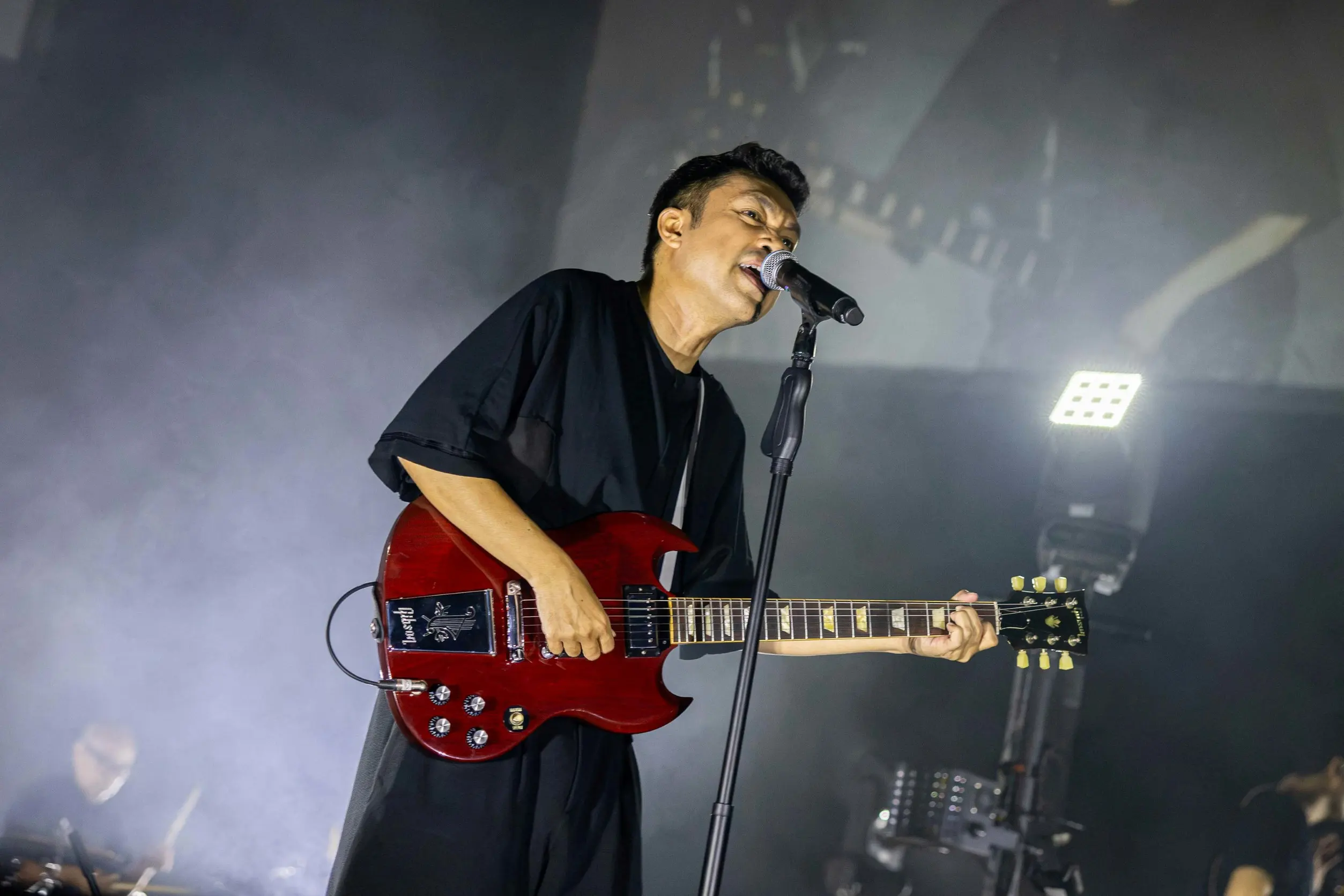 Moderndog จัดคอนเสิร์ต The Very Beside of Moderndog ณ One Bangkok Forum รวบรวมเพลง B-side ตลอด 33 ปี บนเวที 360 องศา จัดโดย Suud Entertainment