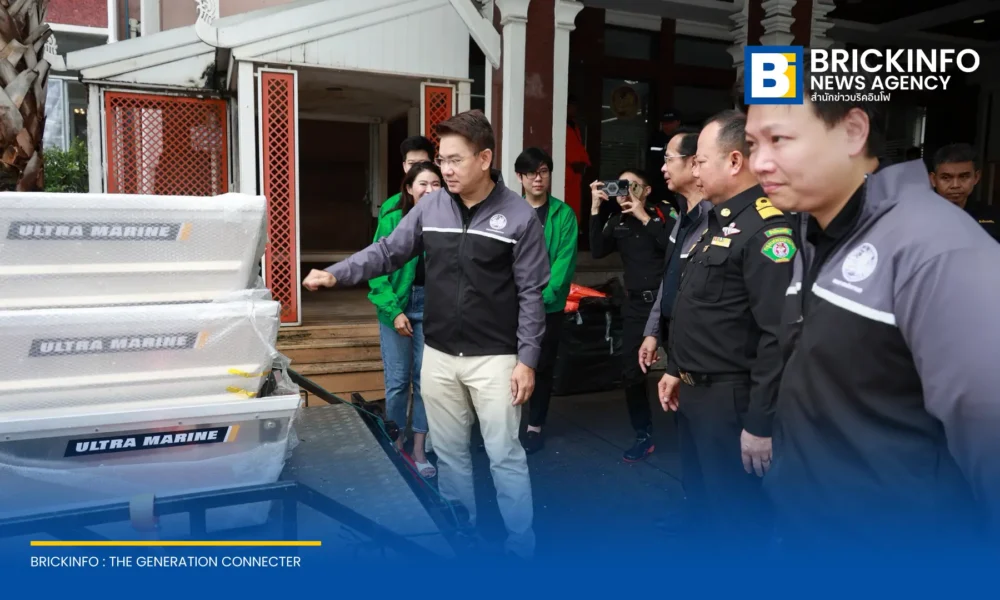 คมนาคม ร่วมกับ กรมการขนส่งทางบก และ กทม. รับมอบเรือ 10 ลำและถุงยังชีพจาก Bolt และ Grab เร่งส่งความช่วยเหลือและอำนวยความสะดวกการเดินทางแก่ผู้ประสบภัยน้ำท่วม