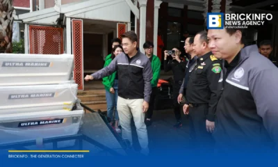 คมนาคม ร่วมกับ กรมการขนส่งทางบก และ กทม. รับมอบเรือ 10 ลำและถุงยังชีพจาก Bolt และ Grab เร่งส่งความช่วยเหลือและอำนวยความสะดวกการเดินทางแก่ผู้ประสบภัยน้ำท่วม