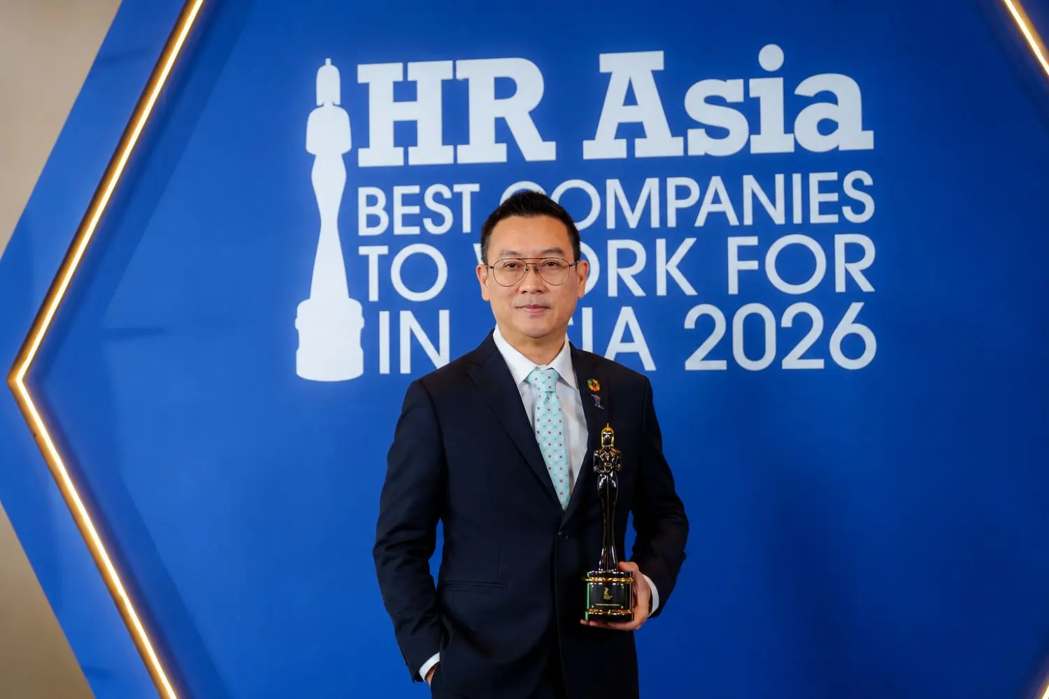 AIS คว้า 3 รางวัลจากเวที HR Asia Best Companies to Work for in Asia Awards 2026 พร้อมรักษาตำแหน่งองค์กรน่าทำงานที่สุดต่อเนื่องเป็นปีที่ 8