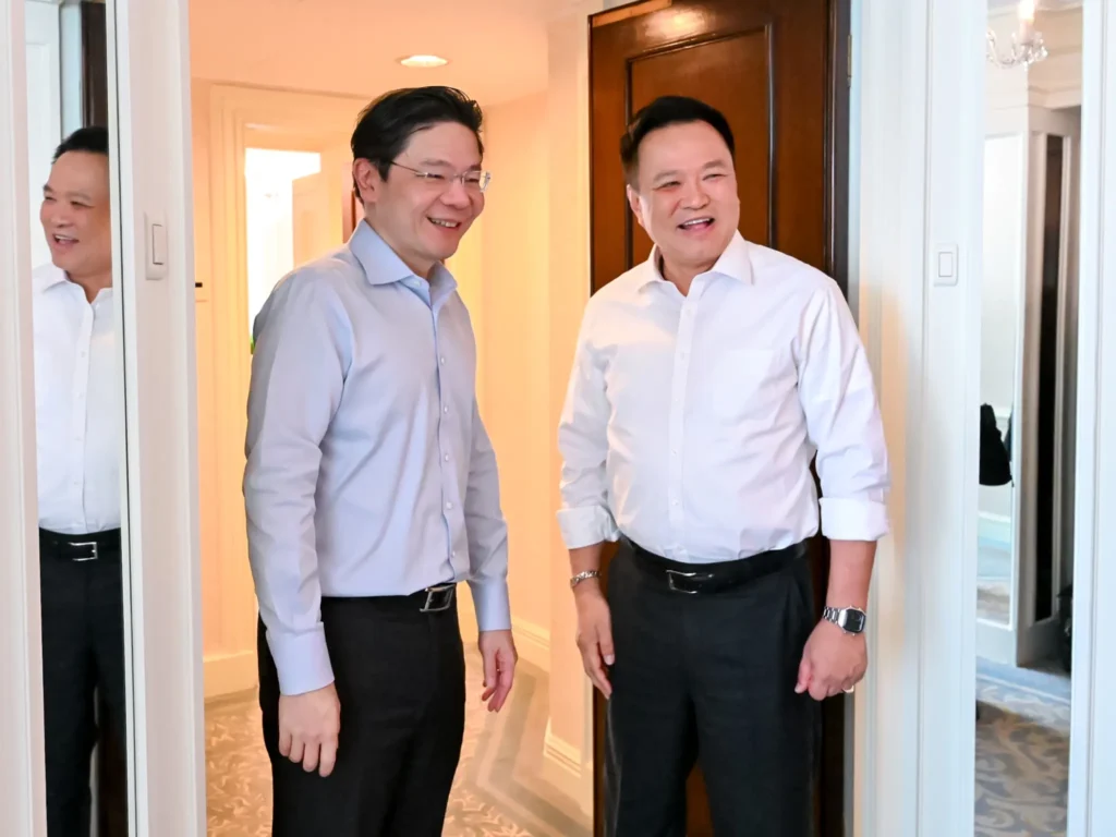 นายกรัฐมนตรีไทยเยือนสิงคโปร์ เข้าพบผู้นำสิงคโปร์ พร้อมร่วมเวที Forbes Global CEO Conference ครั้งที่ 24 เพื่อแสดงศักยภาพทางเศรษฐกิจและดึงดูดการลงทุนจากทั่วโลก