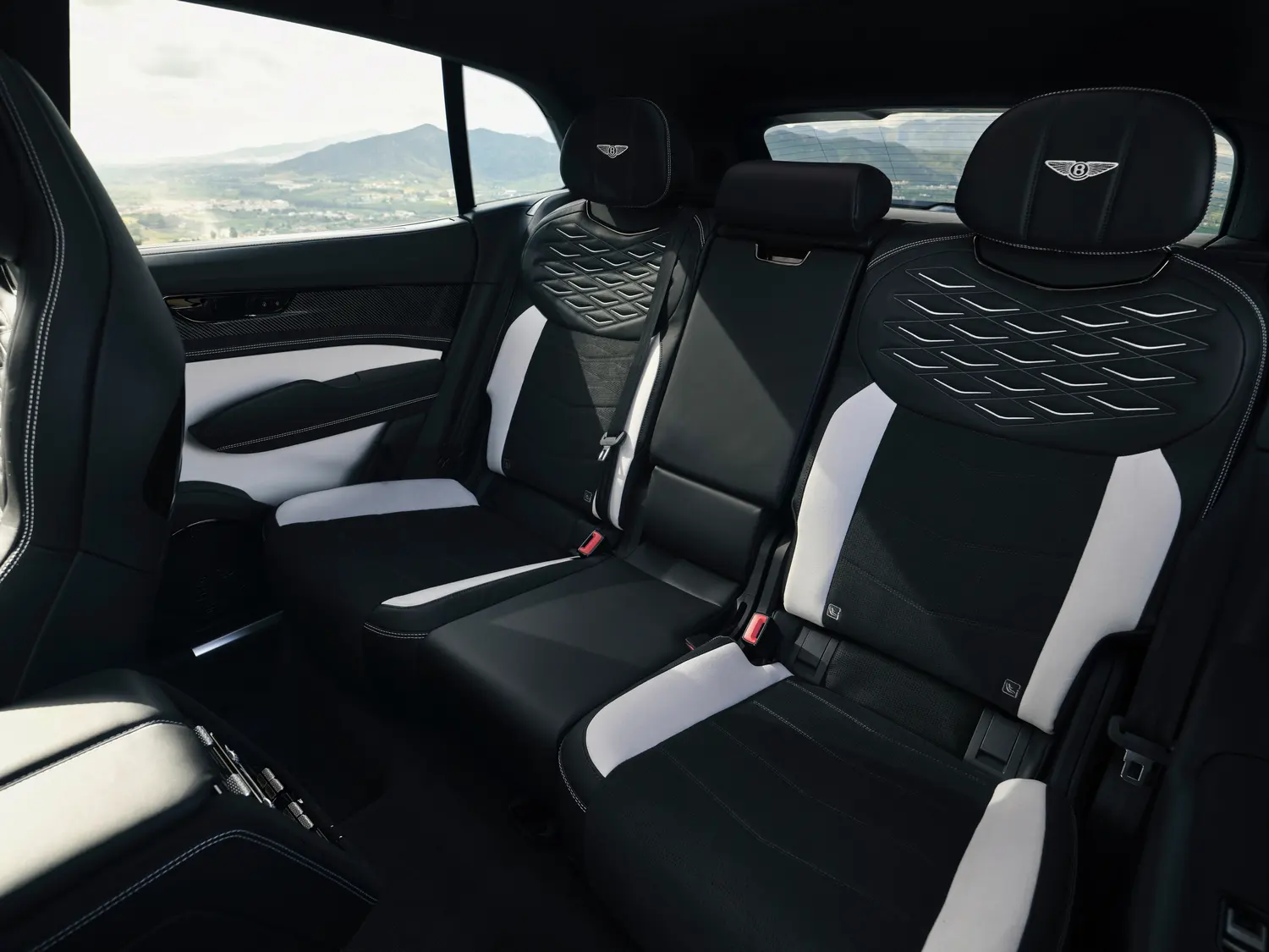 เบนท์ลีย์ แบงค็อก เปิดรับจอง Bentley Torcal รถยนต์พลังงานไฟฟ้า 100% รุ่นแรก กำลังสูงสุด 888 แรงม้า ชาร์จเร็ว 16 นาที ราคาเริ่มต้น 13.89 ล้านบาท
