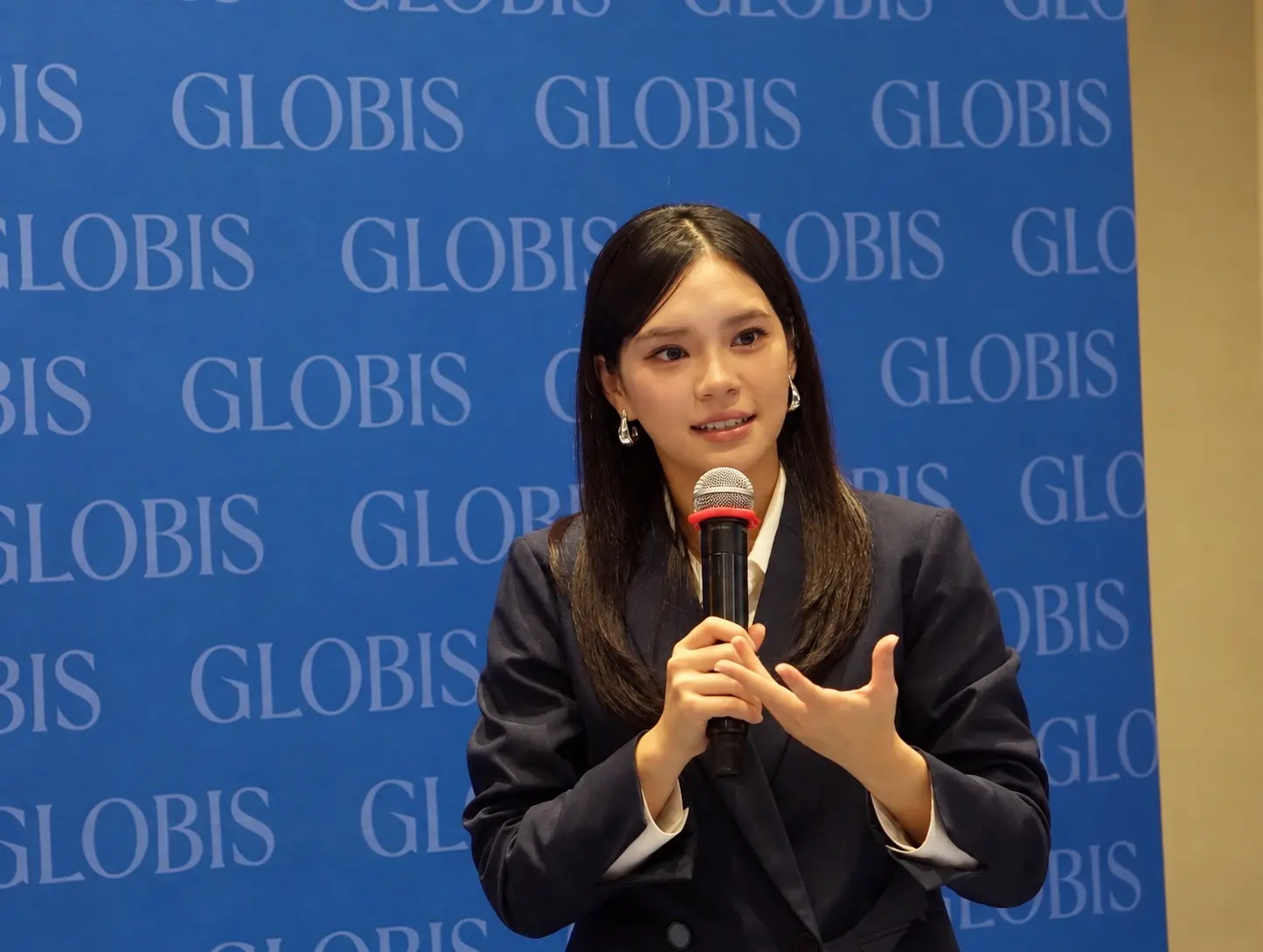 เฌอปราง อารีย์กุล สำเร็จการศึกษาปริญญาโท MBA จาก GLOBIS University ญี่ปุ่น พร้อมรับหน้าที่ GLOBIS Ambassador คนแรกของไทย เตรียมต่อยอดบริหารธุรกิจบันเทิง