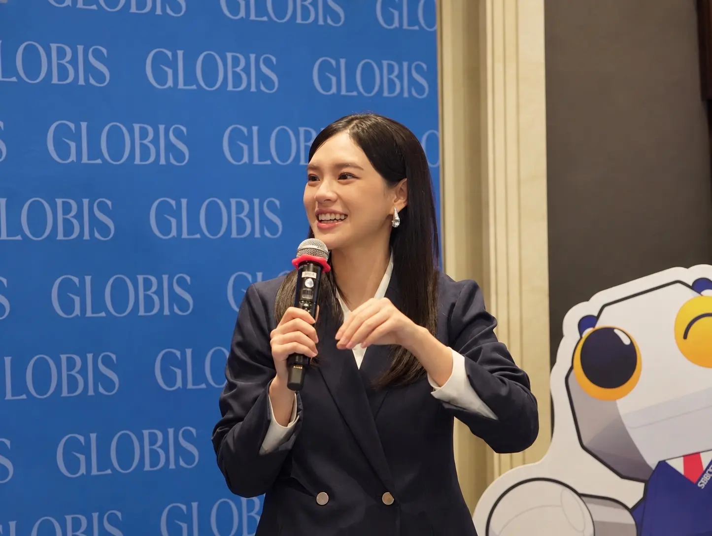 เฌอปราง อารีย์กุล สำเร็จการศึกษาปริญญาโท MBA จาก GLOBIS University ญี่ปุ่น พร้อมรับหน้าที่ GLOBIS Ambassador คนแรกของไทย เตรียมต่อยอดบริหารธุรกิจบันเทิง