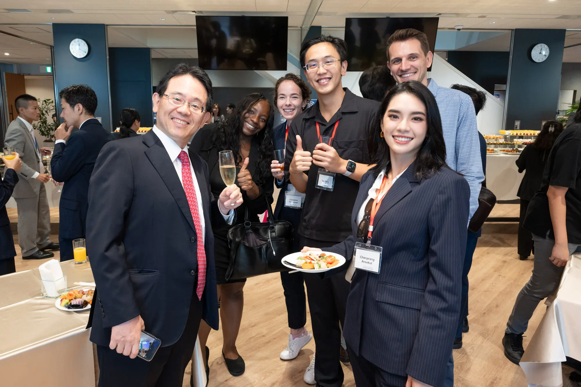 เฌอปราง อารีย์กุล สำเร็จการศึกษาปริญญาโท MBA จาก GLOBIS University ญี่ปุ่น พร้อมรับหน้าที่ GLOBIS Ambassador คนแรกของไทย เตรียมต่อยอดบริหารธุรกิจบันเทิง