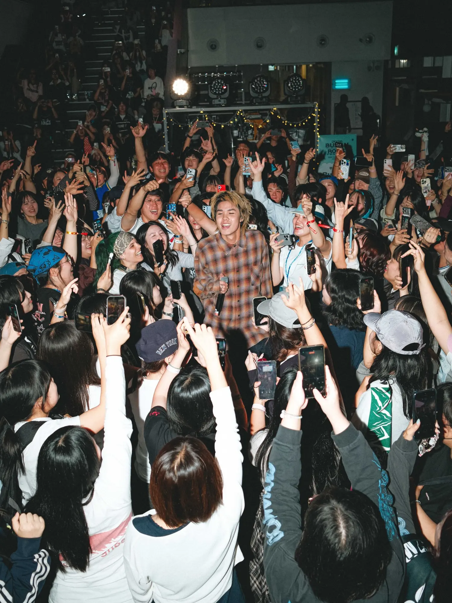 วง GOODMOOD ศิลปินดูโอป๊อปร็อกจาก genie records ร่วมแสดงดนตรีในงาน Busan International Rock Festival 2026 ณ เมืองปูซาน ประเทศเกาหลีใต้ พร้อมเผยผลงานเพลงใหม่