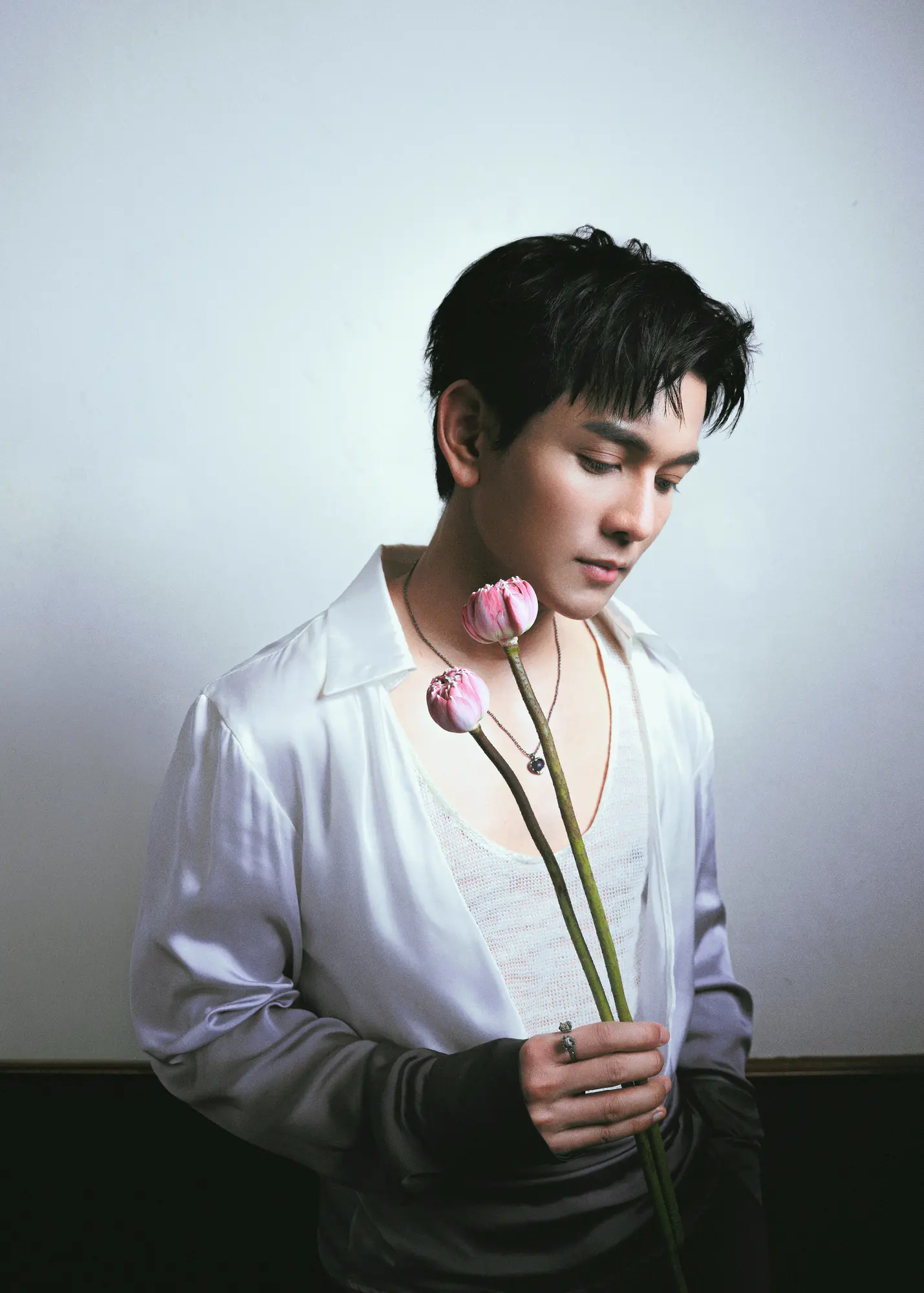 กัน นภัทร ปล่อยซิงเกิลใหม่ พิราลัย ร่วมงาน LOVEiS ENTERTAINMENT ดึง โก้ มิสเตอร์แซกแมน โซโล่แซกโซโฟน ถ่ายทอดแรงบันดาลใจจากวรรณคดีขุนแผนพิมพิลาไลย
