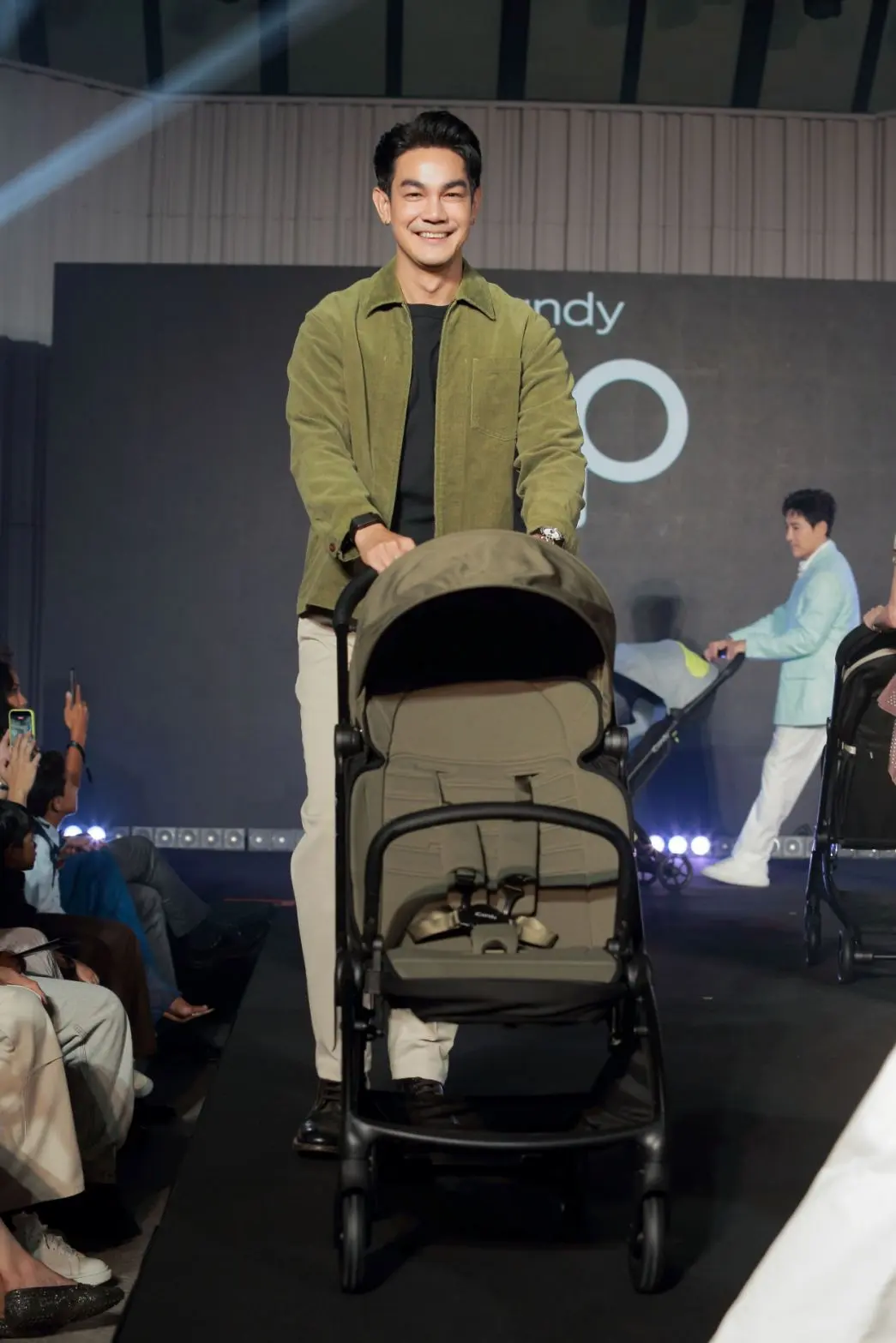 "เบบี้ ฮิลล์" เปิดตัวรถเข็นเด็กหรูสัญชาติอังกฤษ ไอแคนดี้ ปิ๊ป ปังยกเซต - ดึงดาราดัง นักการเมือง สะท้อนไลฟ์สไตล์ผ่าน 6 สี กรุงเทพฯ :