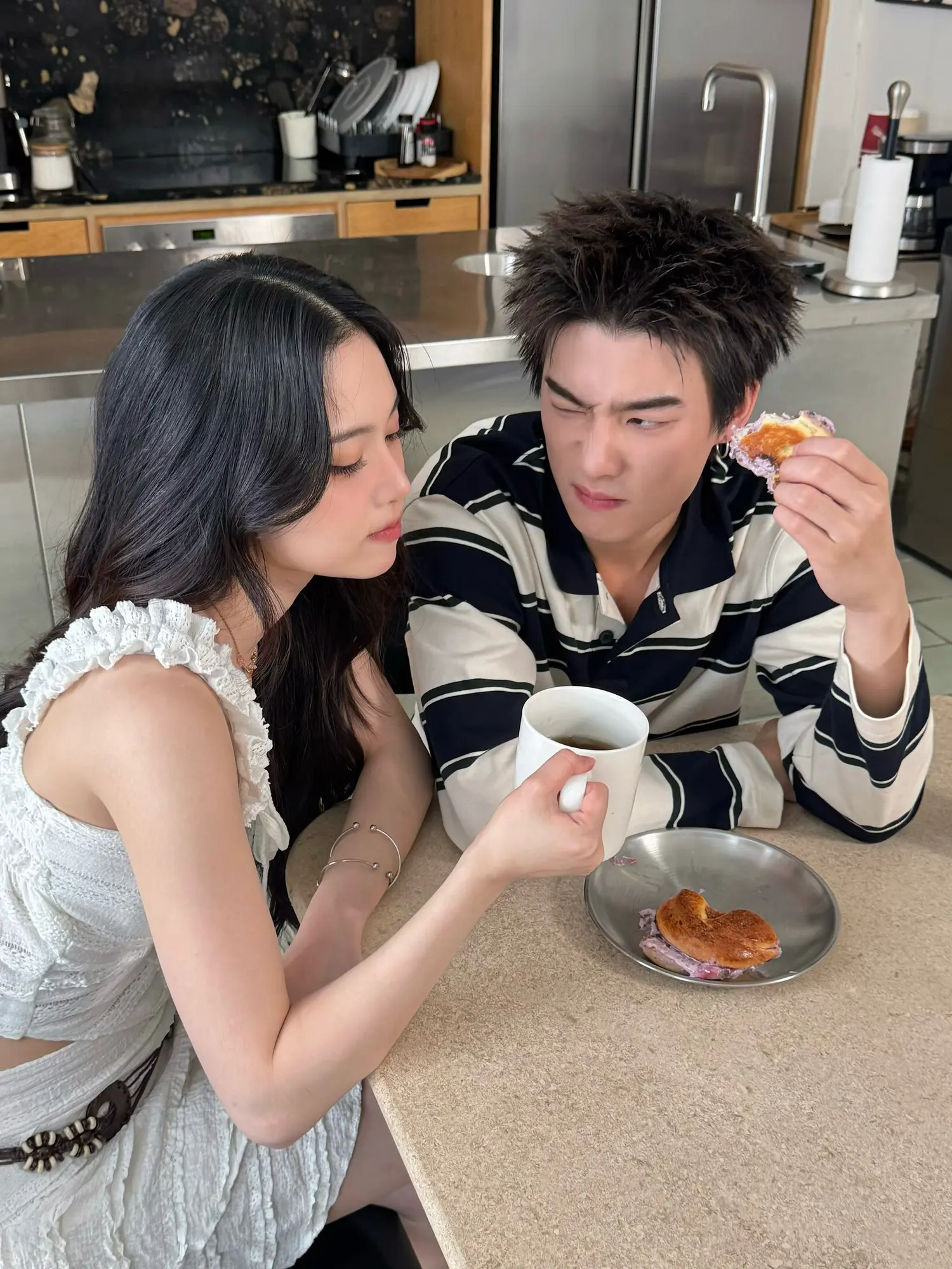 JETAIME ปล่อยเบื้องหลังซิงเกิล unsend (เก็บไว้) ภายใต้สังกัด 411Music ได้ โต Mirrr ร่วมเขียนเนื้อร้อง เจนัส VVV เติมท่อนแรป พร้อม มิค-เพชรภูมิ โปรดิวซ์