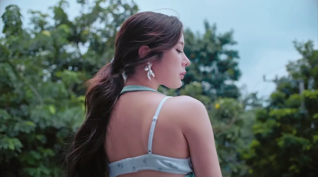 เก้า สุภัสสรา เปิดตัวมิวสิกวิดีโอเพลงภาษาจีนครั้งแรก Neon Dream (霓梦) ถ่ายทอดดนตรีสไตล์โมเดิร์นป็อปผ่านช่องทาง YouTube และสตรีมมิงชั้นนำ