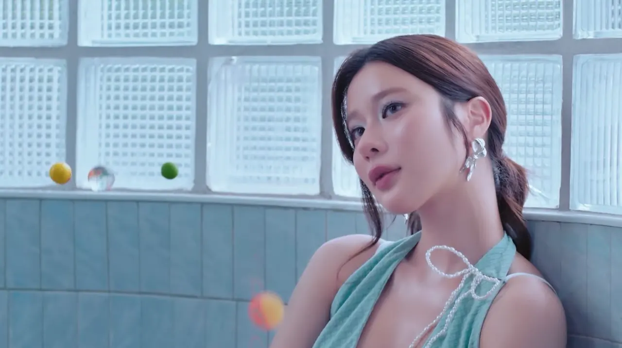เก้า สุภัสสรา เปิดตัวมิวสิกวิดีโอเพลงภาษาจีนครั้งแรก Neon Dream (霓梦) ถ่ายทอดดนตรีสไตล์โมเดิร์นป็อปผ่านช่องทาง YouTube และสตรีมมิงชั้นนำ
