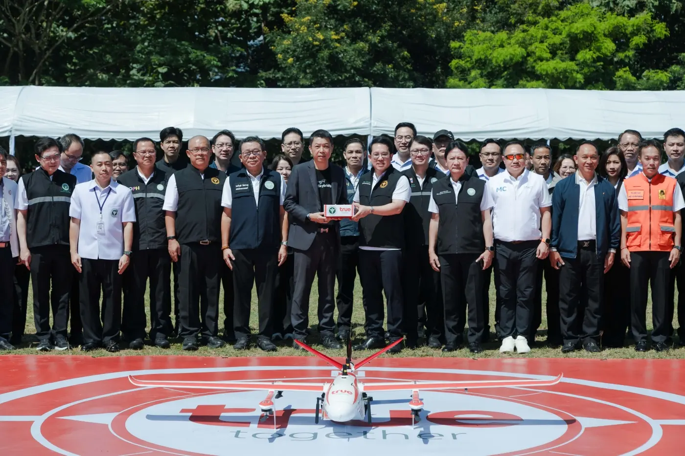 กระทรวงสาธารณสุขเดินหน้าใช้ Medical Drone ส่งยาและเวชภัณฑ์ในพื้นที่ห่างไกล ย่นเวลาเดินทางเหลือ 14 นาที พร้อมเตรียมขยายเส้นทางบินเชื่อม 13 ชุมชนในจังหวัดน่าน