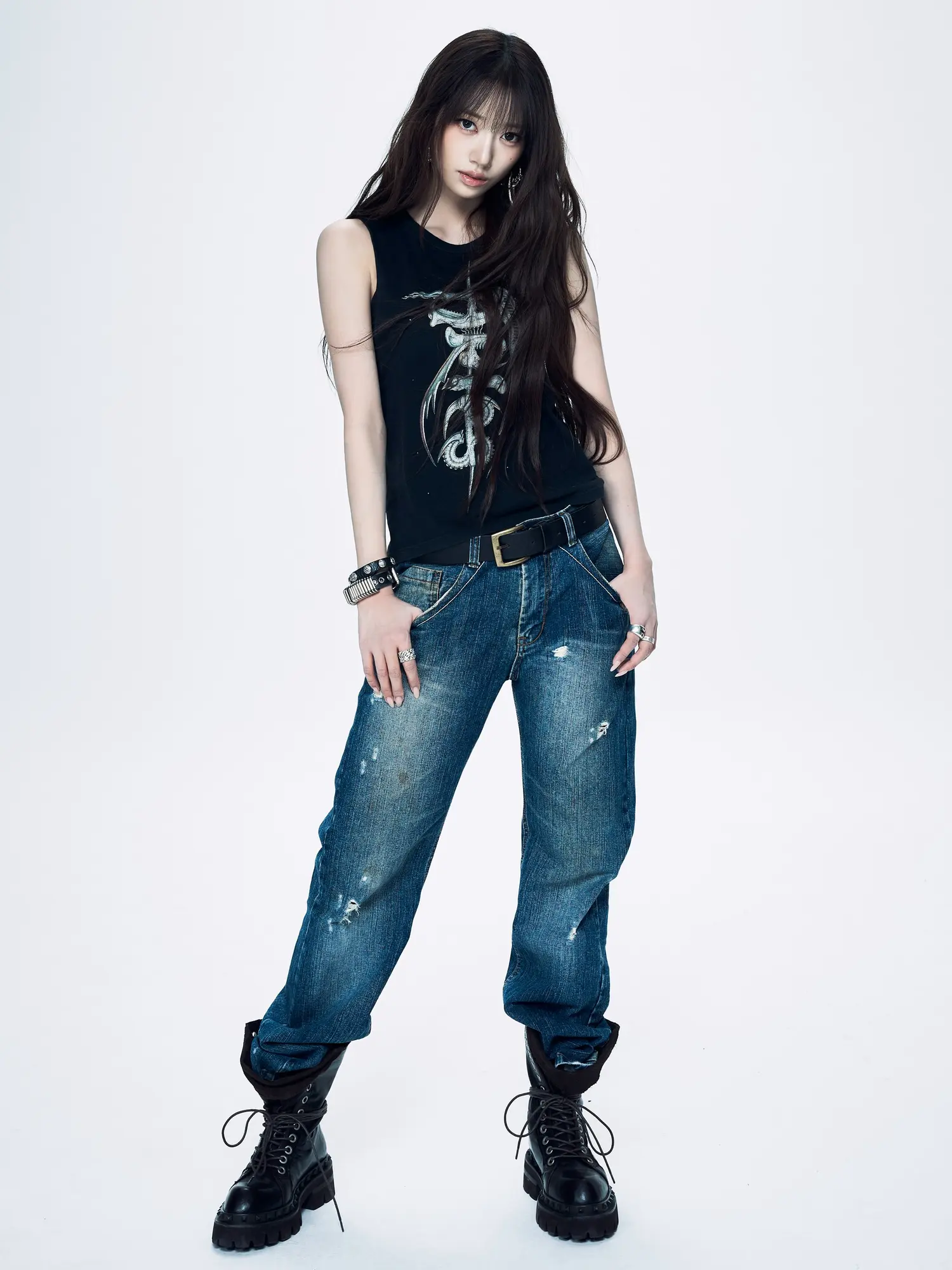 เกิร์ลกรุ๊ป MEOVV ค่าย THEBLACKLABEL ปล่อยซิงเกิลอัลบั้มใหม่ GO HARD พร้อมเพลงไตเติลและเพลง Indestructible ที่สมาชิกในวงร่วมแต่งเพลง ถ่ายทอดการก้าวผ่านช่วงวัย
