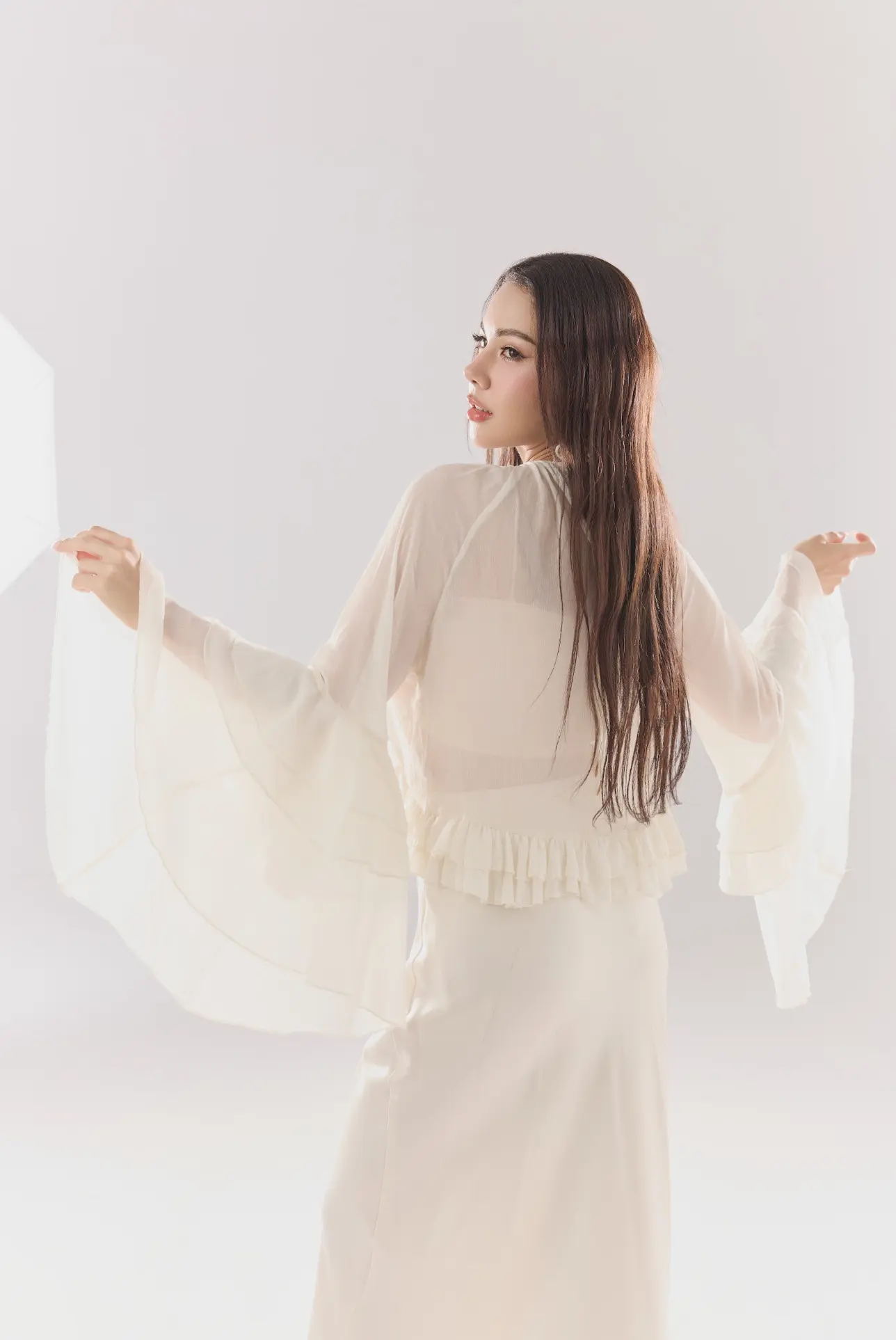 Meta LunarSoul หรือ เมต้า สิเรียม เปิดตัวซิงเกิลใหม่ IKIGAI เพลงแนว Modern Retro ถ่ายทอดความหมายของการมีชีวิตอยู่ โดยได้ MAC SARUN รับหน้าที่โปรดิวเซอร์