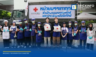 มิว ศุภศิษฏ์ และ ซันนี่ วรรณรัตน์ ร่วมเป็นจิตอาสาประกอบอาหาร ณ หน่วยครัวเคลื่อนที่สภากาชาดไทย เพื่อนำไปแจกจ่ายบรรเทาความเดือดร้อนให้ผู้ประสบภัยน้ำท่วม