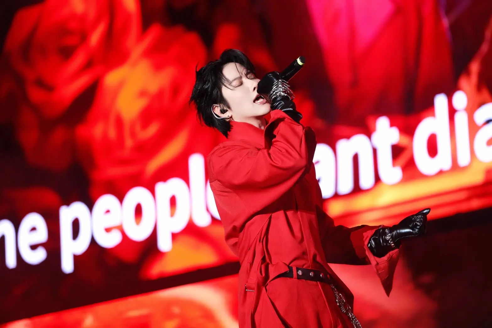 ไมค์ พิรัชต์ (Mike Angelo) ขึ้นแสดงคอนเสิร์ตใหญ่ Popular Code Peak Live Concert in Zunyi ณ Zunyi Olympic Sports Center Stadium ประเทศจีน ร่วมกับศิลปินชั้นนำ
