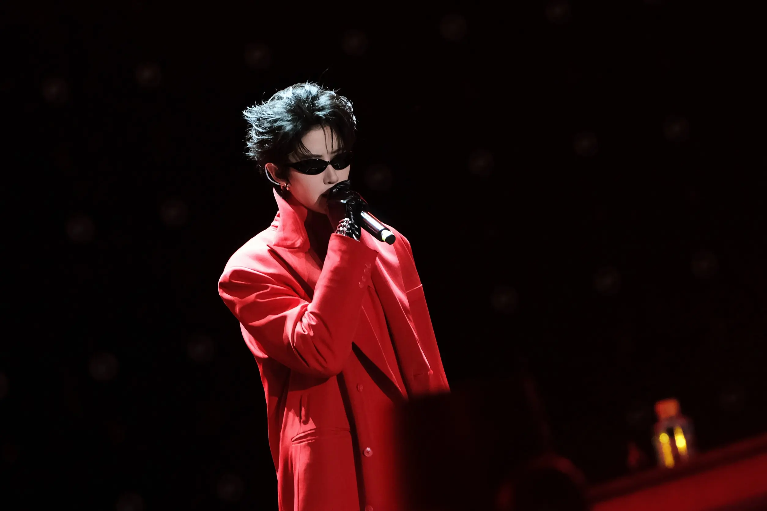 ไมค์ พิรัชต์ (Mike Angelo) ขึ้นแสดงคอนเสิร์ตใหญ่ Popular Code Peak Live Concert in Zunyi ณ Zunyi Olympic Sports Center Stadium ประเทศจีน ร่วมกับศิลปินชั้นนำ