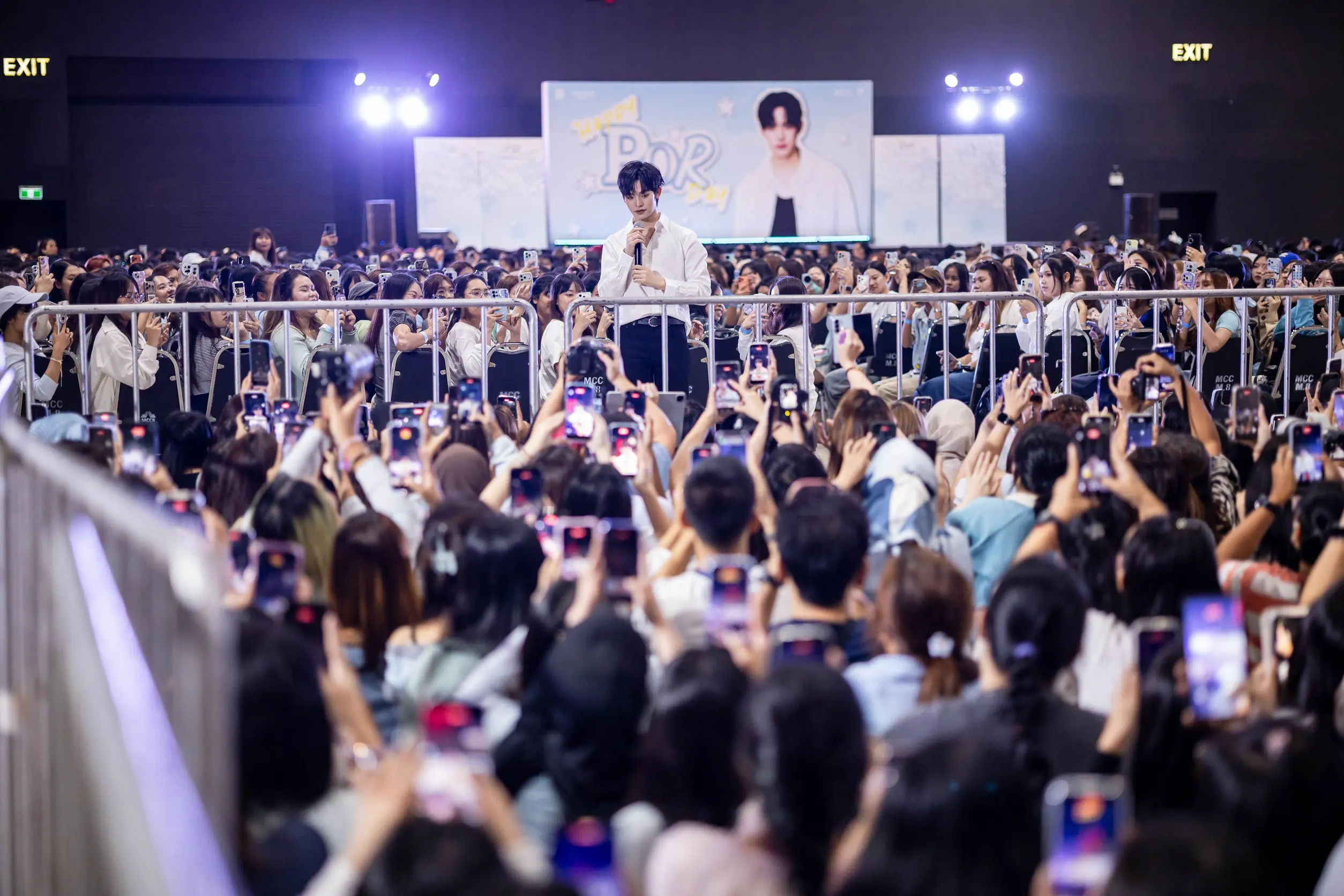 ป๋อ ศุภการ จิรโชติกุล จัดงานฉลองวันเกิดล่วงหน้า Happy Por Day แฟนคลับกลุ่มวาวาร่วมงานแน่น พร้อมมอบช่อเงินมูลค่ารวมกว่า 5 ล้านบาท ณ เดอะมอลล์ไลฟ์สโตร์ บางกะปิ