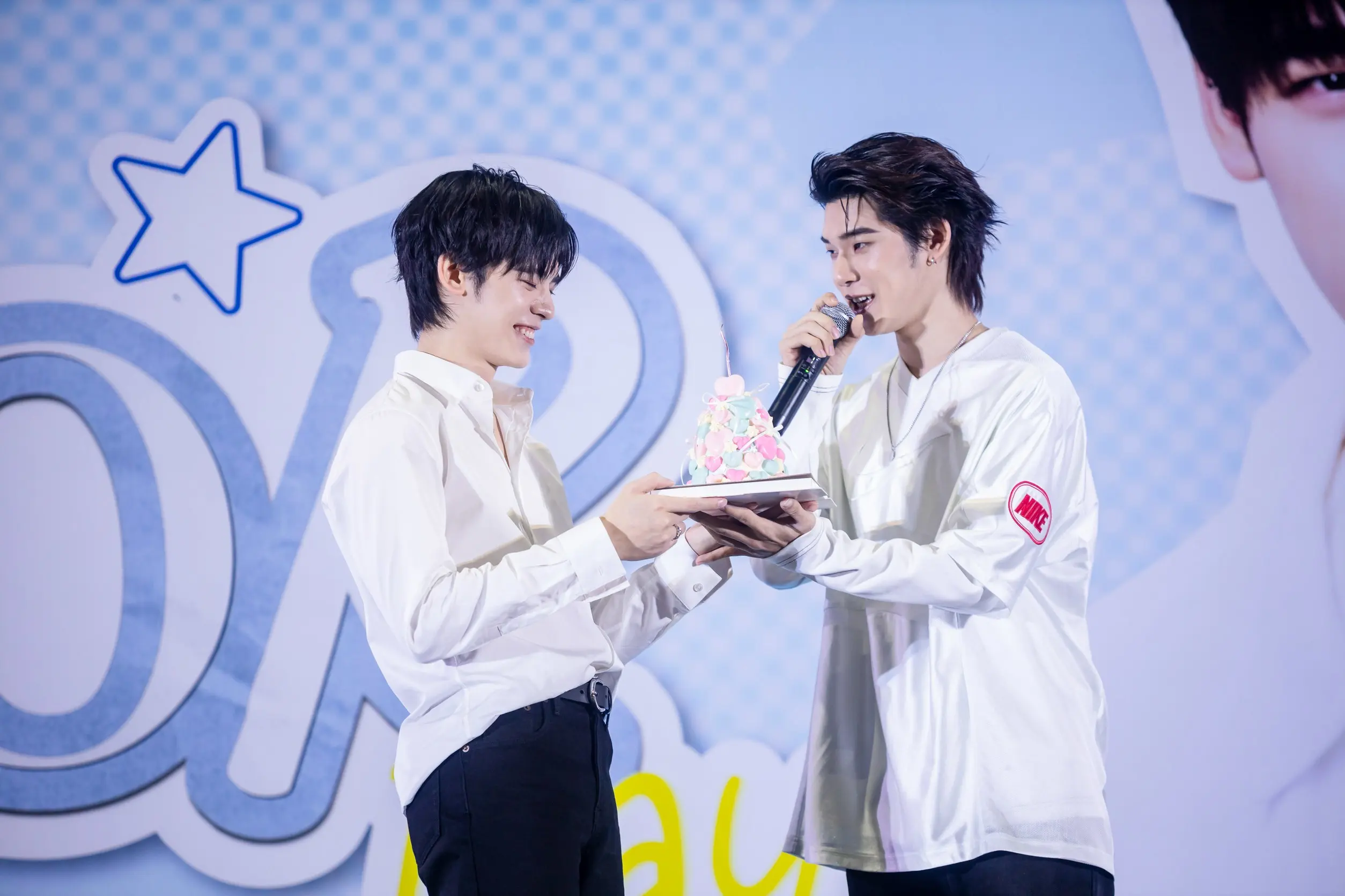 ป๋อ ศุภการ จิรโชติกุล จัดงานฉลองวันเกิดล่วงหน้า Happy Por Day แฟนคลับกลุ่มวาวาร่วมงานแน่น พร้อมมอบช่อเงินมูลค่ารวมกว่า 5 ล้านบาท ณ เดอะมอลล์ไลฟ์สโตร์ บางกะปิ