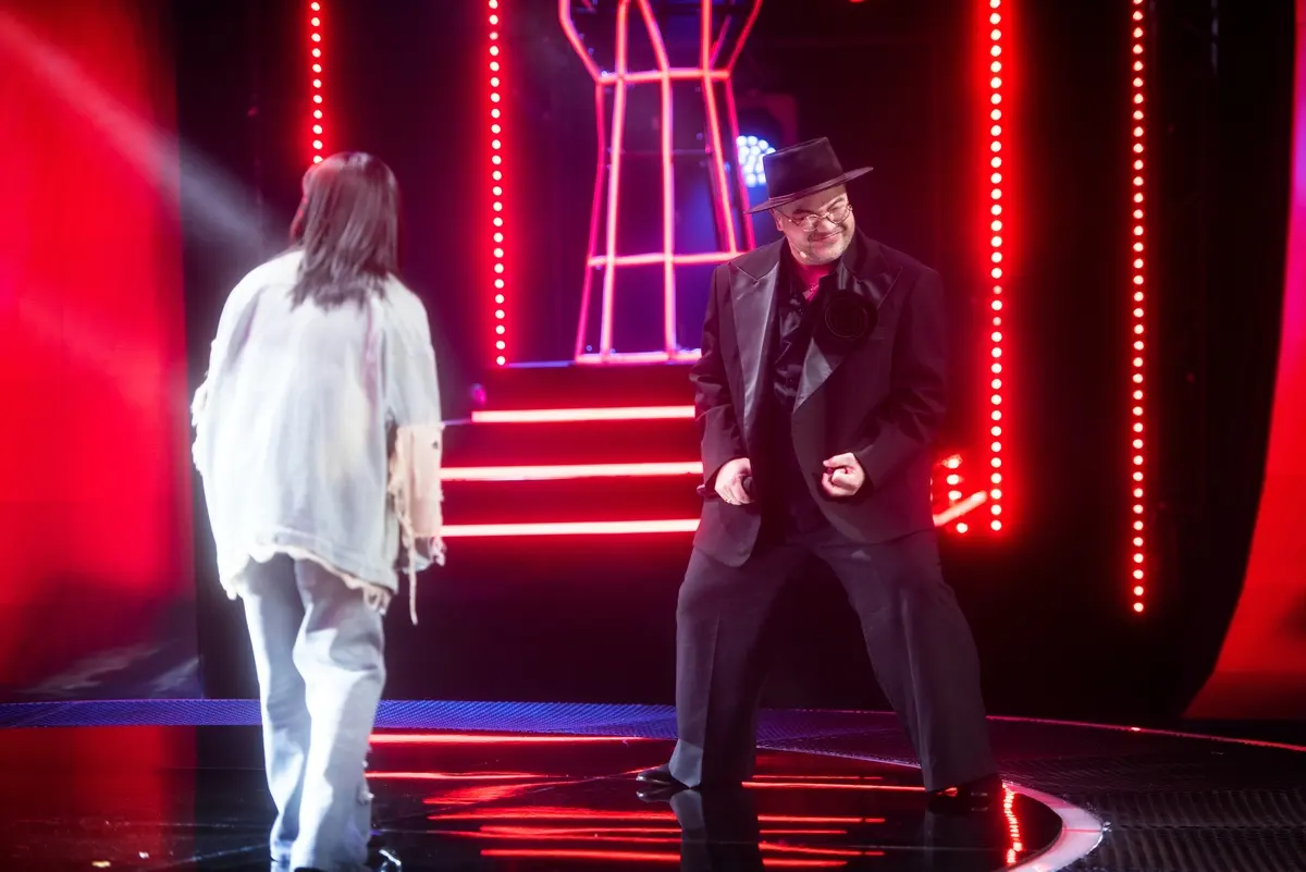 มิกกี้ บุญญิษา ผู้เข้าประกวด The Voice Thailand 2026 โชว์พลังเสียงสไตล์ร็อกในรอบ Blind Audition จนทำให้ 4 โค้ชกดหันเก้าอี้เพื่อแย่งตัวเข้าทีม