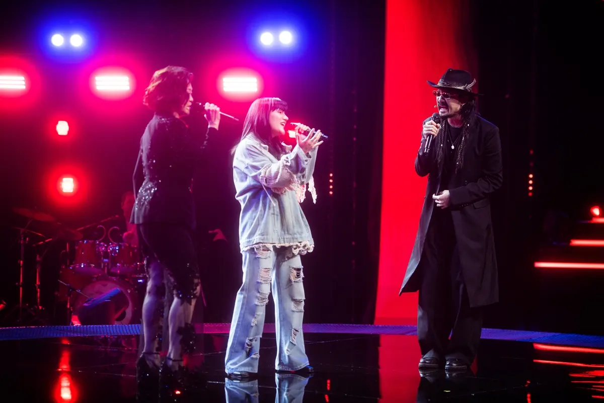 มิกกี้ บุญญิษา ผู้เข้าประกวด The Voice Thailand 2026 โชว์พลังเสียงสไตล์ร็อกในรอบ Blind Audition จนทำให้ 4 โค้ชกดหันเก้าอี้เพื่อแย่งตัวเข้าทีม