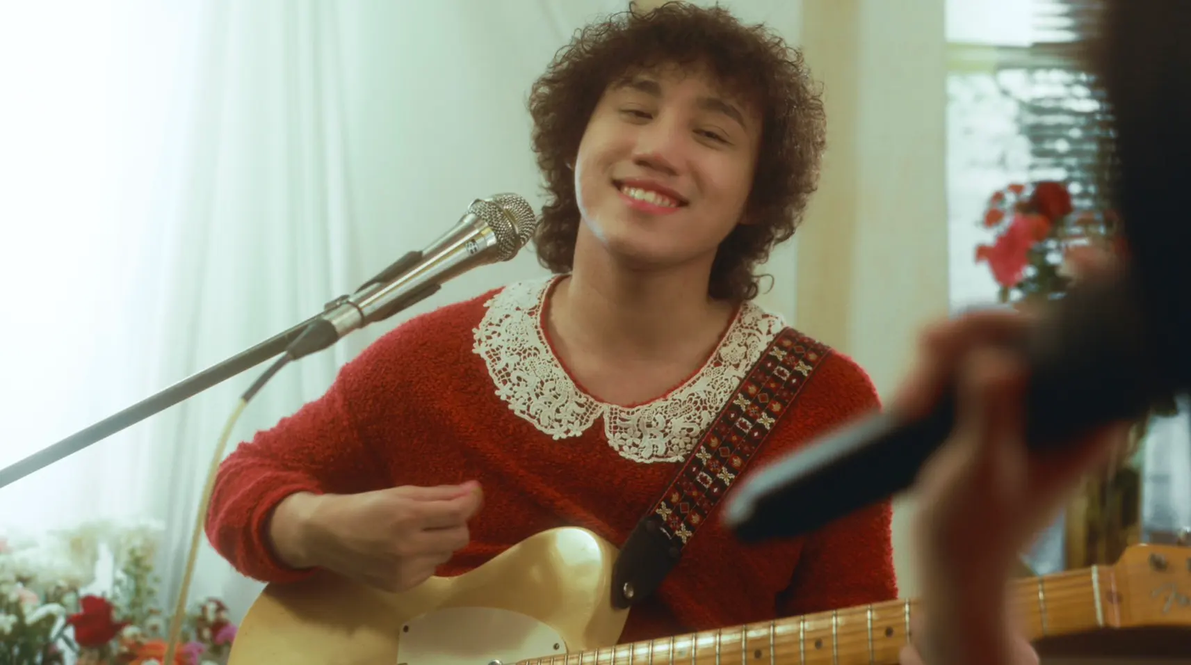 THE WHITE HAIR CUT ร่วมงานวง LANDOKMAI ปล่อยผลงานเพลง ไม่ต้องเดินลำพัง ในรูปแบบ Live Session เวอร์ชันใหม่ เรียบเรียงดนตรีผสานสองสไตล์