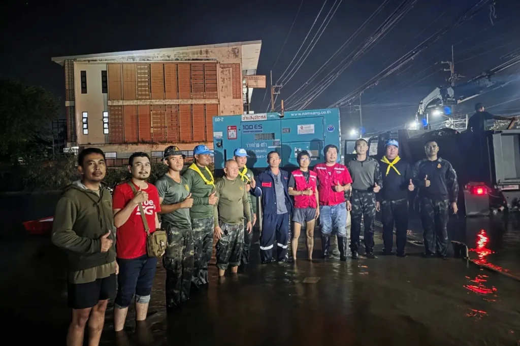 ทรู คอร์ปอเรชั่น ส่งทีมวิศวกรดูแลสัญญาณสื่อสารและสถานีฐานรับมือน้ำท่วม 4 จังหวัดภาคตะวันออก พร้อมแจกถุงยังชีพช่วยบรรเทาความเดือดร้อนผู้ประสบภัย
